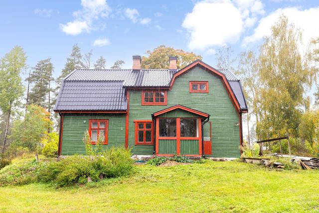 Nylagt tak och väl underhållen fasad