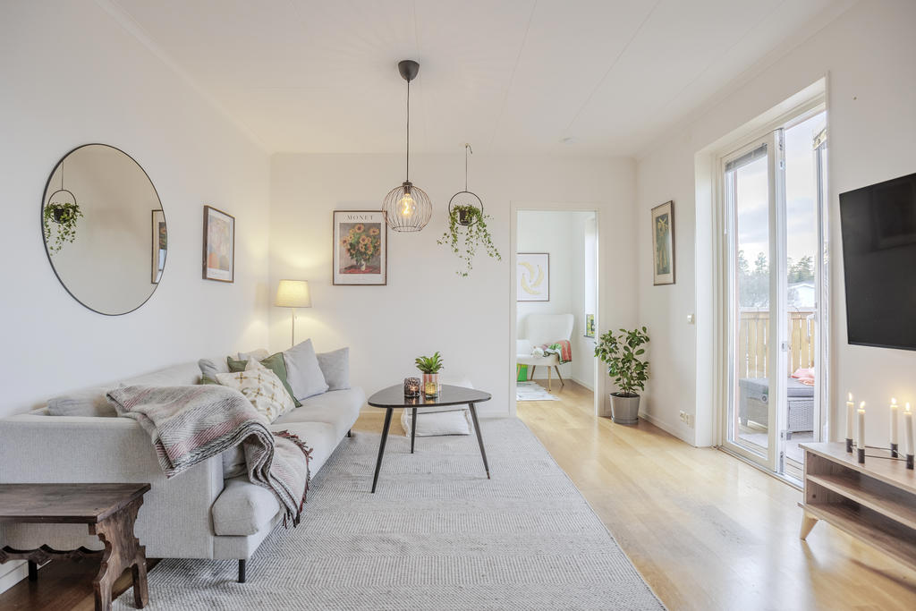 Gott om plats för soffgrupp