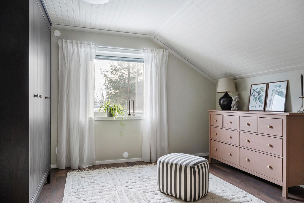 Sovrum 2, övre plan