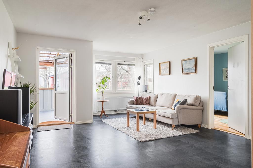 Vardagsrum utgång till uteplats