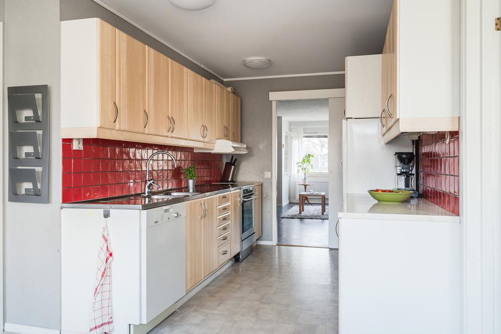 Kök med access till vardagsrum