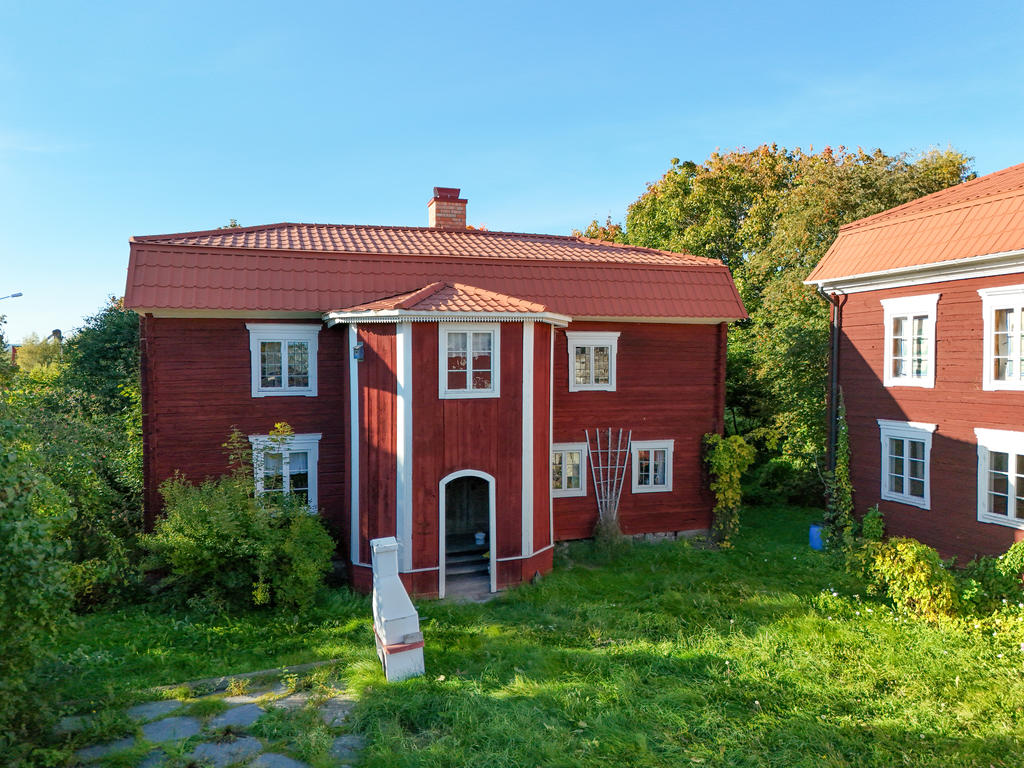 Bagarstuga i två plan med två rum nere och två på övervåningen