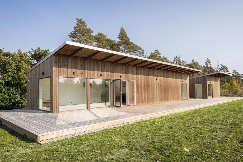 Bostadshus och gäststuga