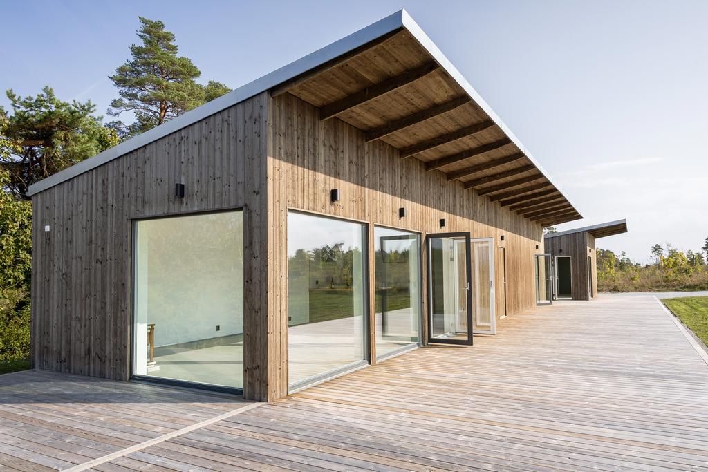 Bostadshus och gäststuga
