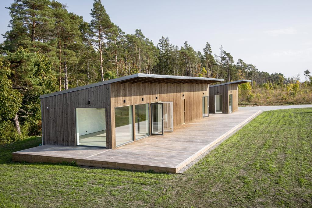 Bostadshus och gäststuga
