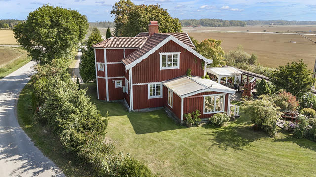 Omgiven av gärden