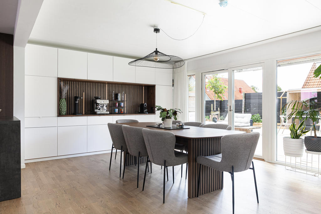 Matplats i ljus och härlig miljö