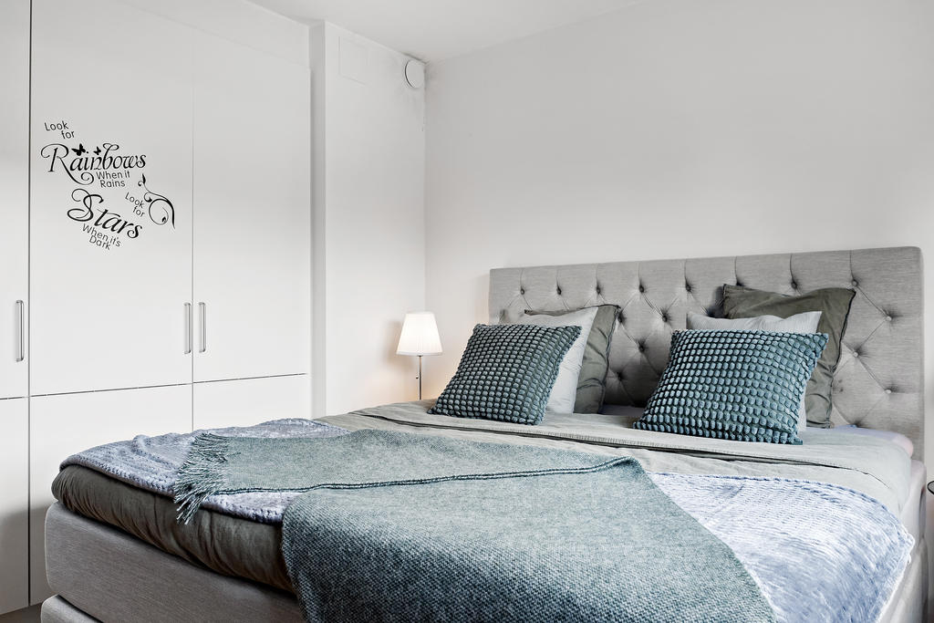 Inbyggda garderober.