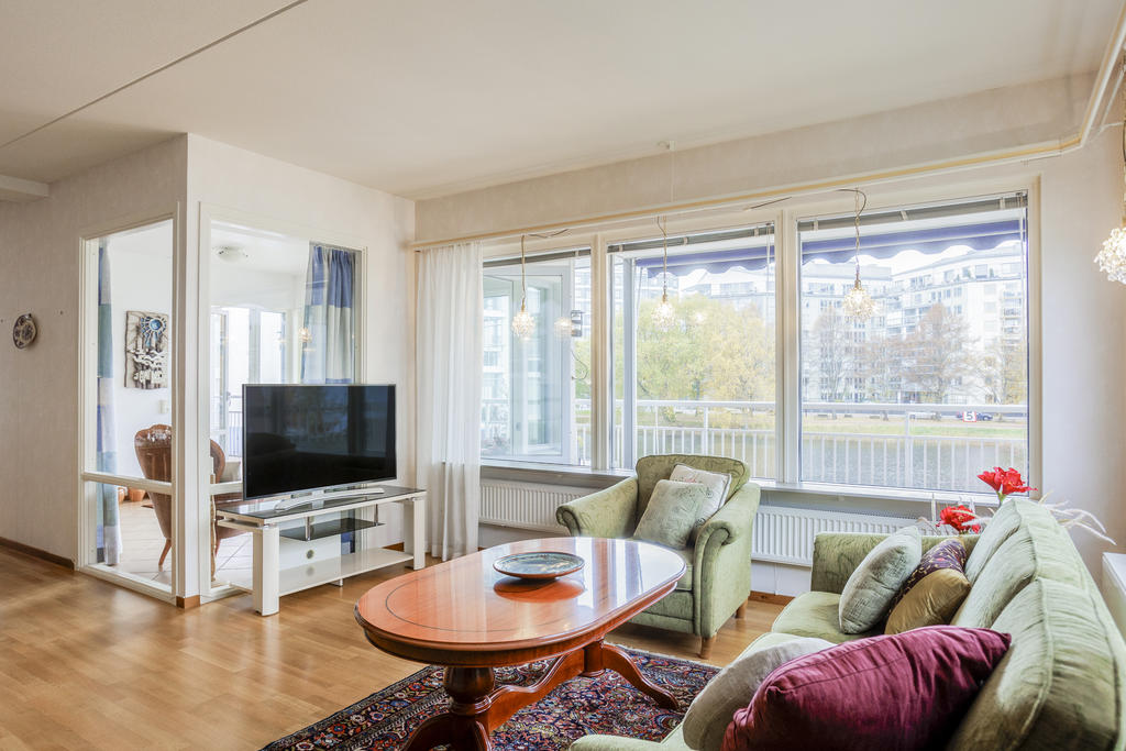 Plats för större soffgrupp i vardagsrummet 