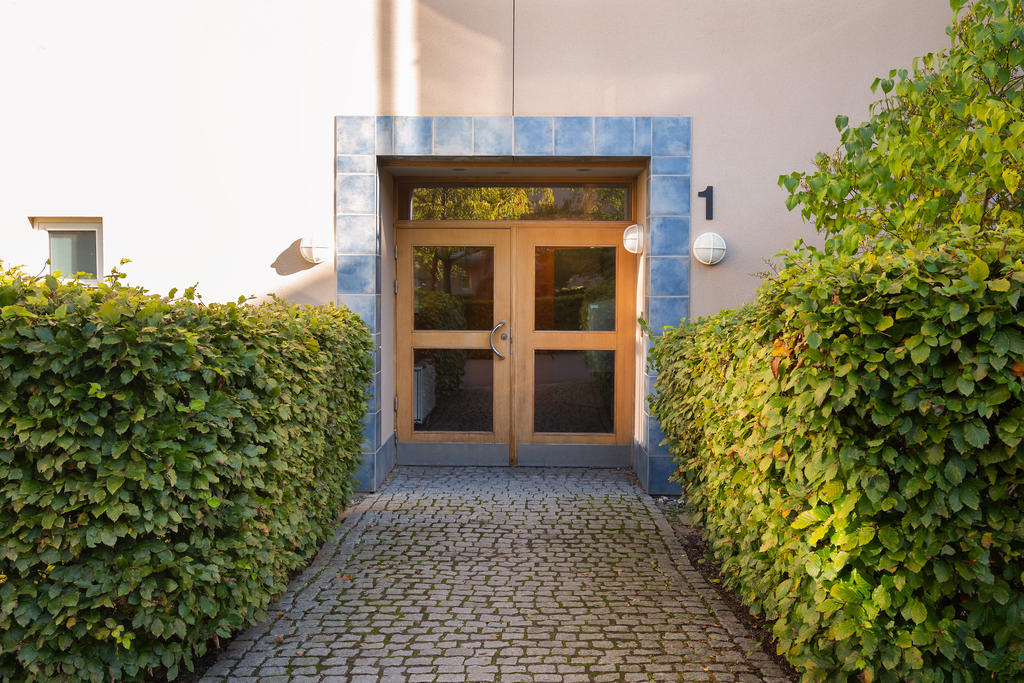 Entré från innergård