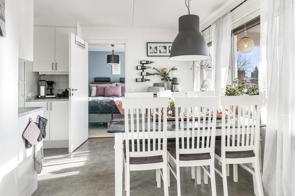 Matplats i anslutning till kök