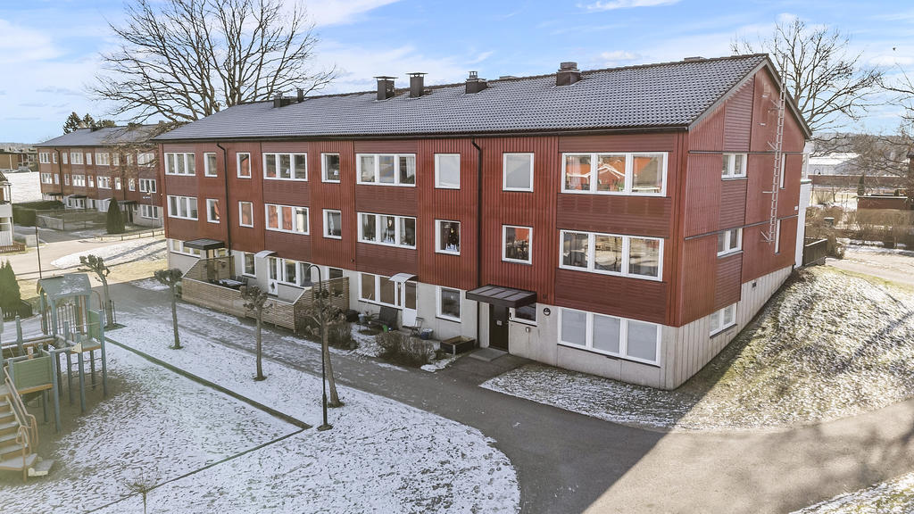 Baksida med uteplats