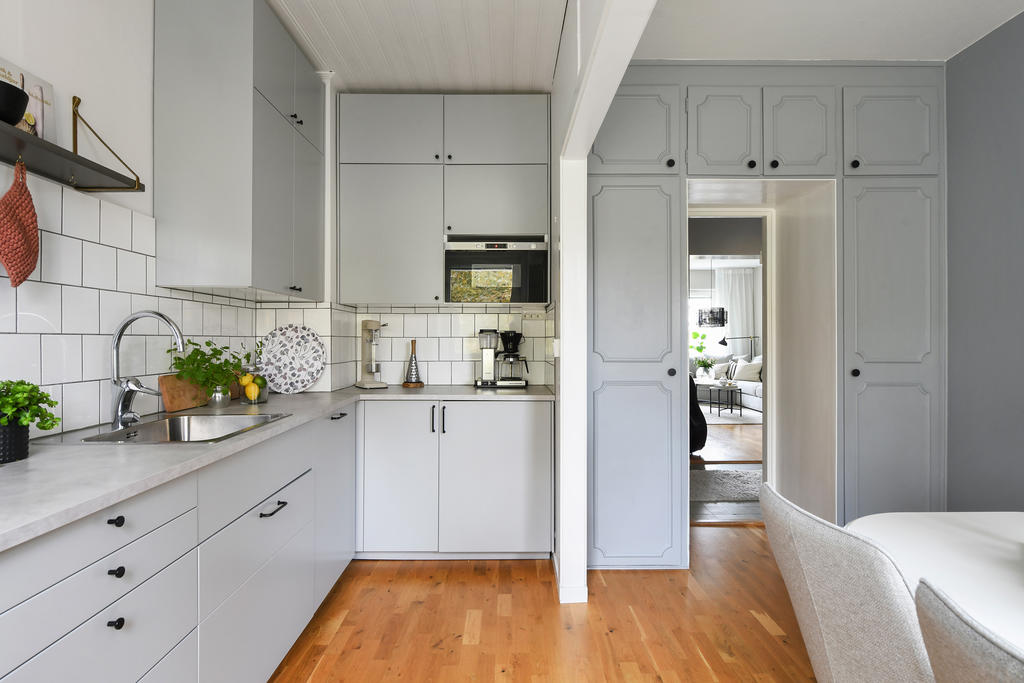 Kök med vy mot vardagsrum