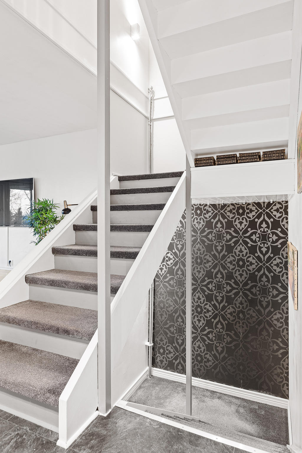 Välkommen ner till sutterrängvåningen