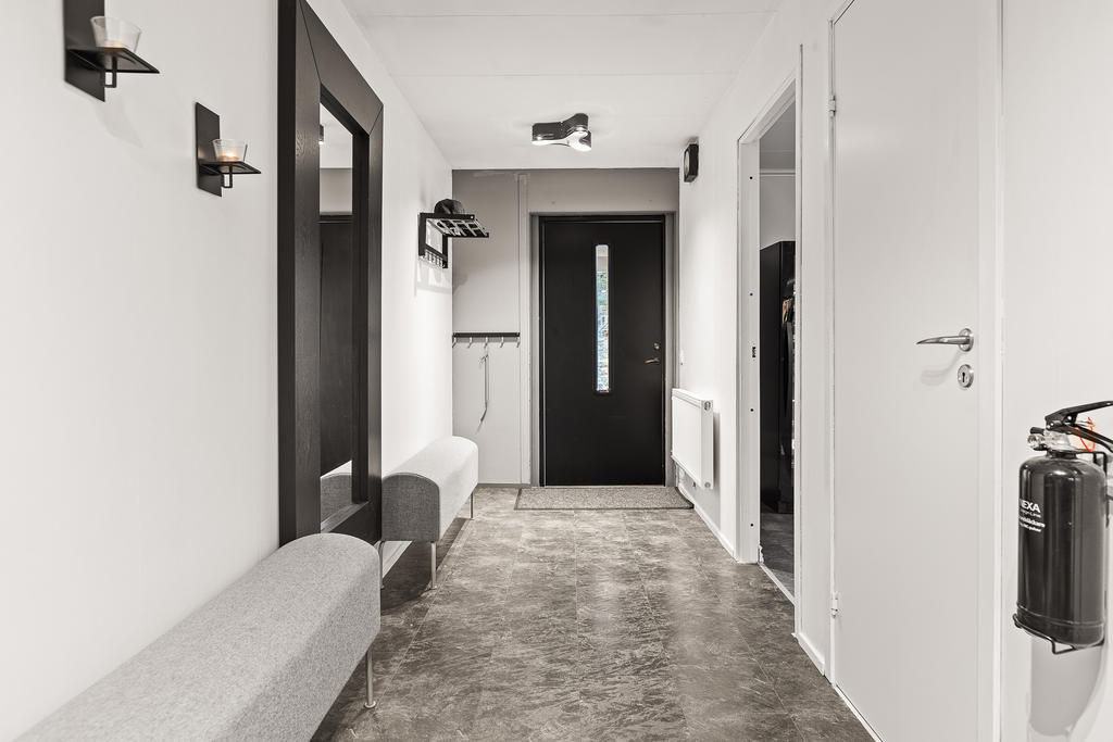 Ljus och stilren huvudentré!