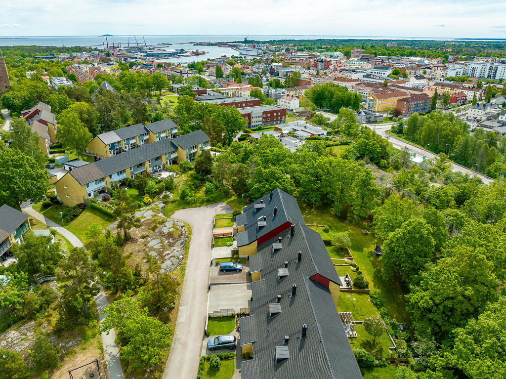 Belägen med ett av Norrtorns finaste läge!