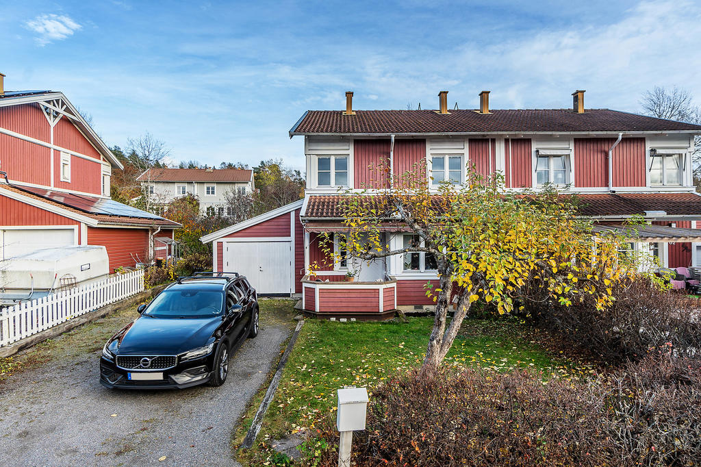 Trivsamt parhus med garage