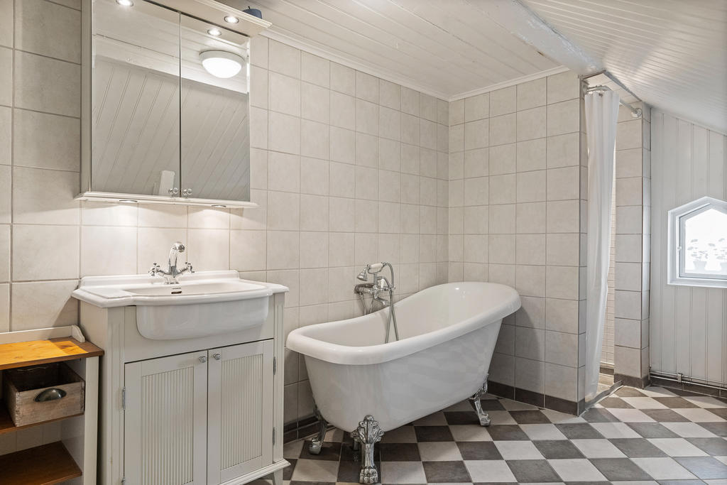 Välplanerat och modernt - helt i stil med husets övriga charm
