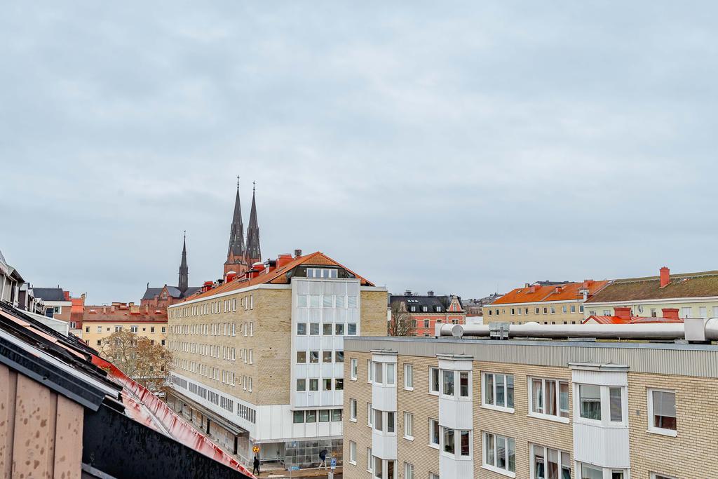 Utsikt mot domkyrkan från bostadens balkong.