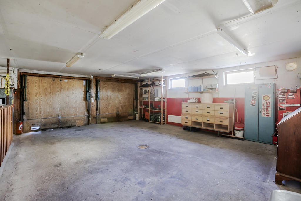 Stort garage