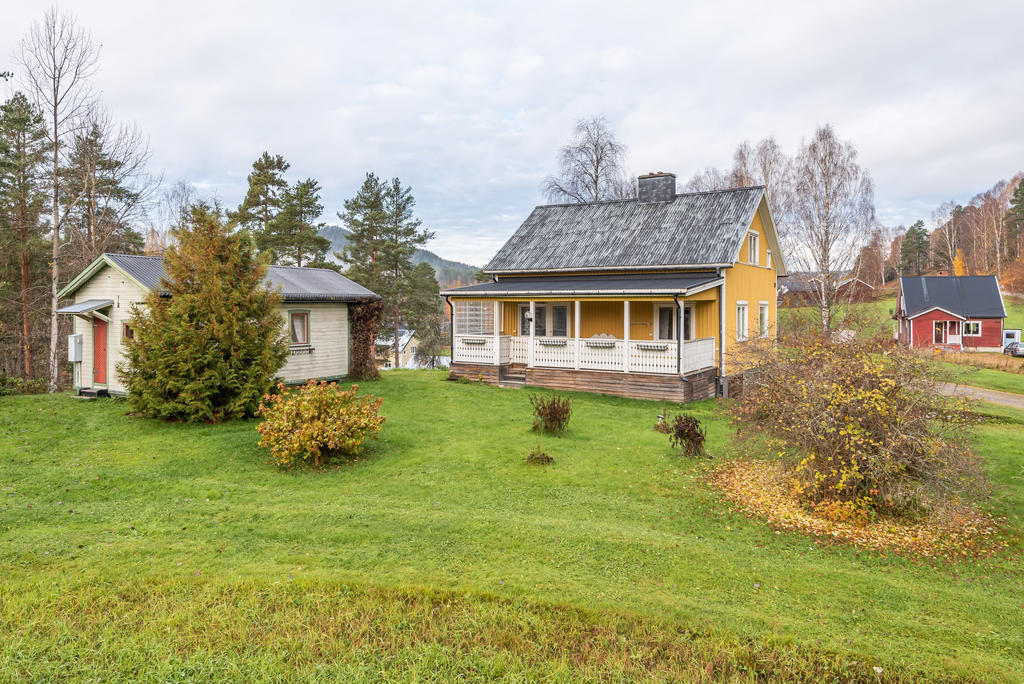 Gäststugan intill huset