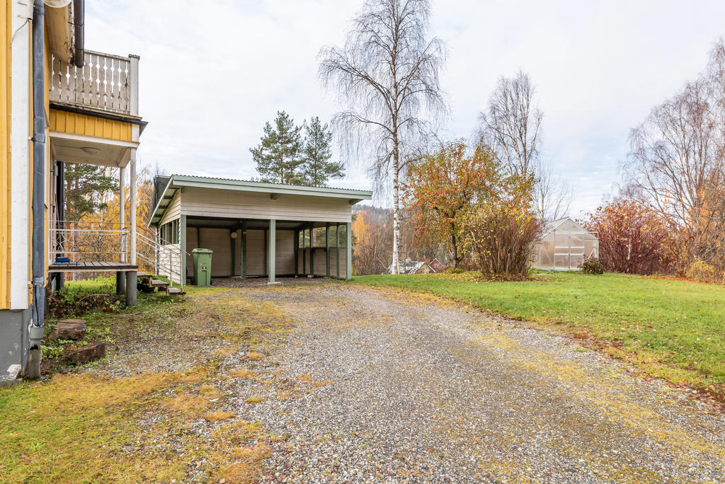 Carport för två bilar