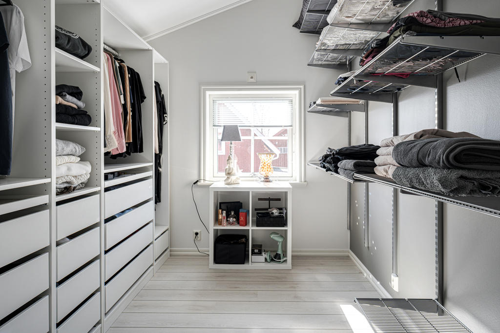 Sovrum 4 har omvandlats till en walk in closet