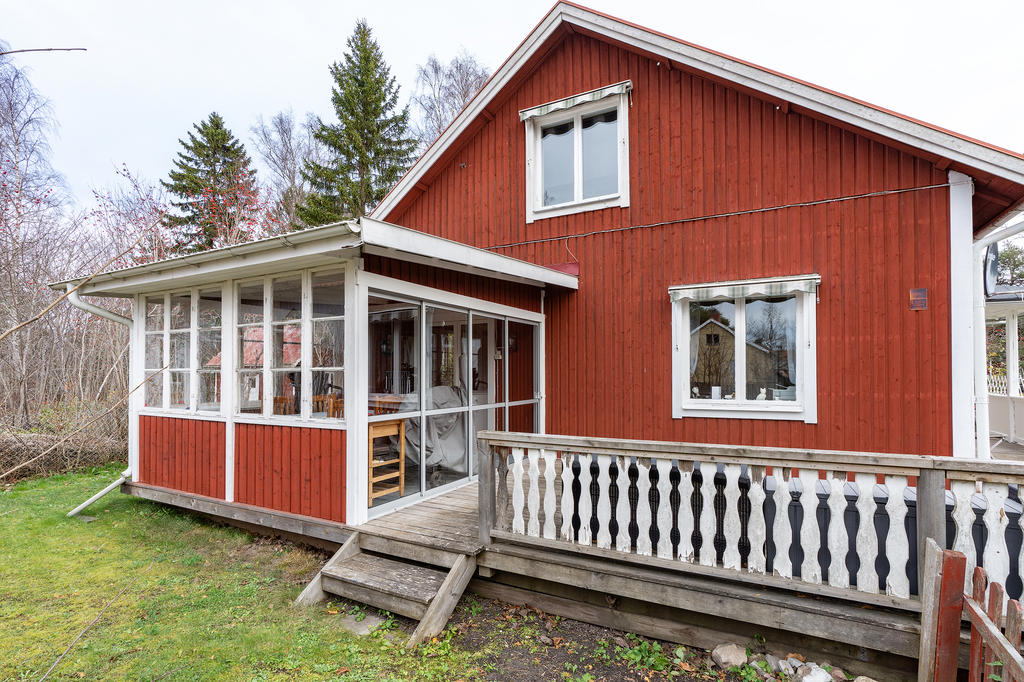 Utvändig bild över det inglasade uterummet. 