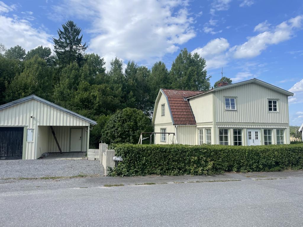 Varmt välkommen till Villahagen Östbo 1 i Sköldinge