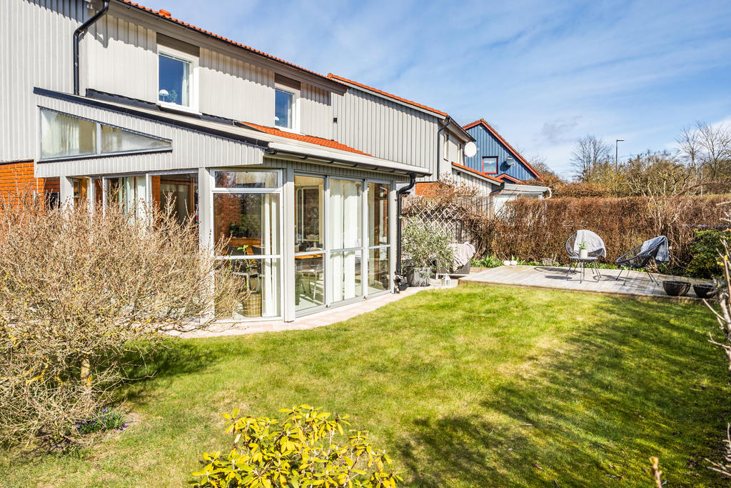 Trädgården på framsidan
