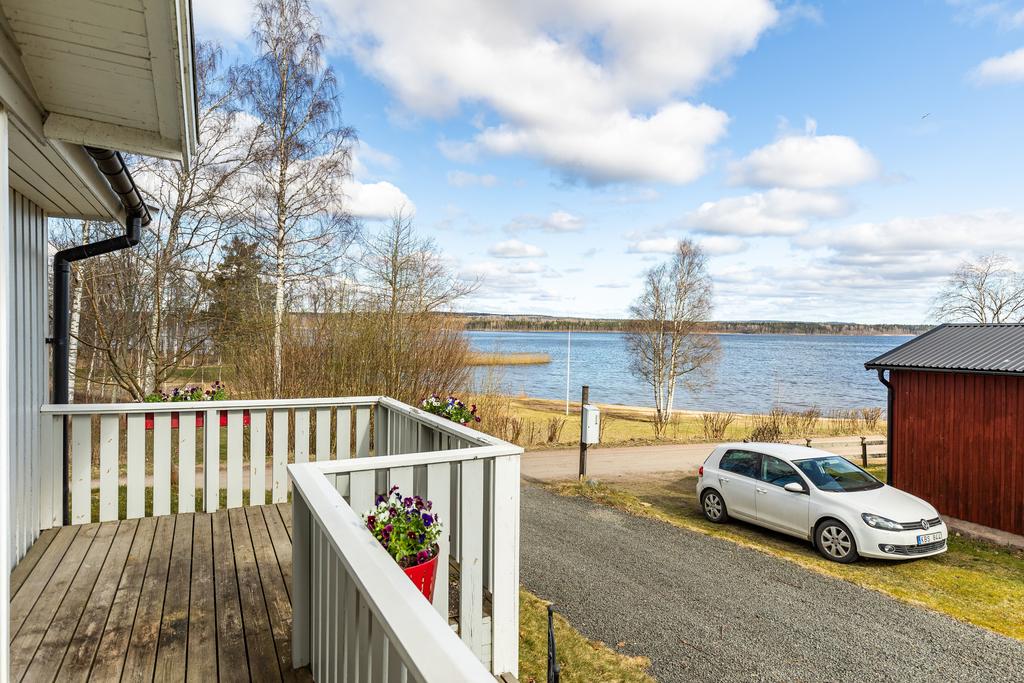 Fruikostveranda - perfekt att njuta av både utsikt och morgonkaffet!