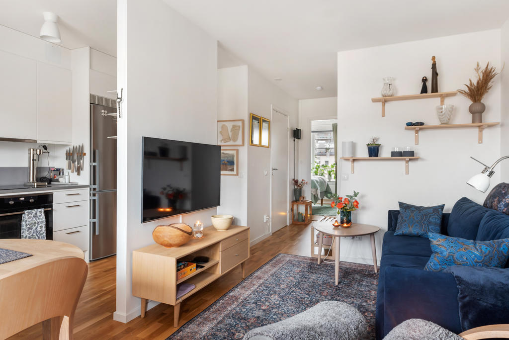 Vy mot kök, hall och sovrum