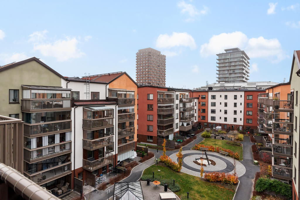 Vy från balkong i söder