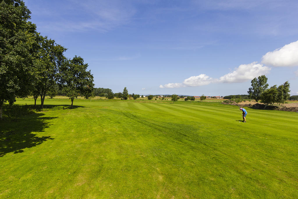 Lerbergets golfklubb någon minut bort