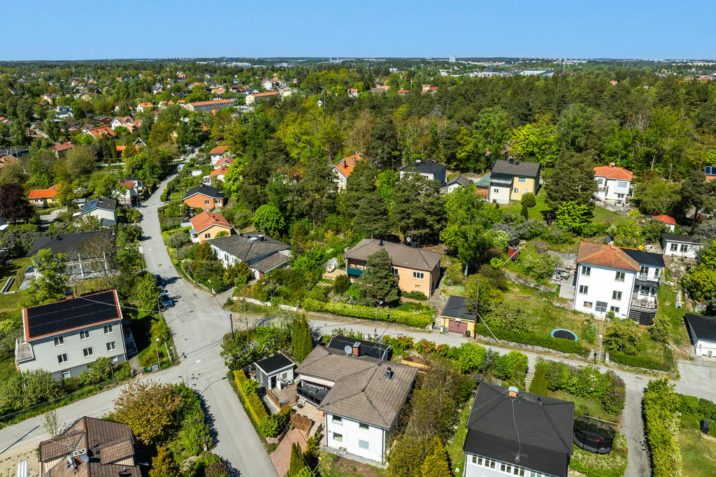 Drönarbild från väster