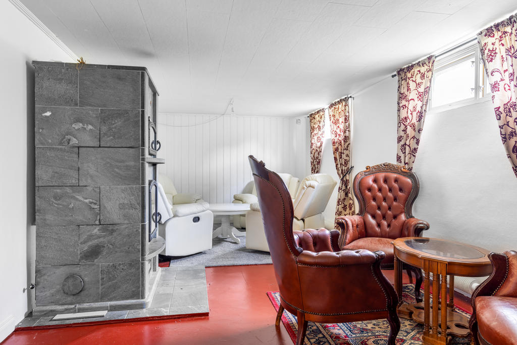 KÄLLARE:
Gillestruga/allrum