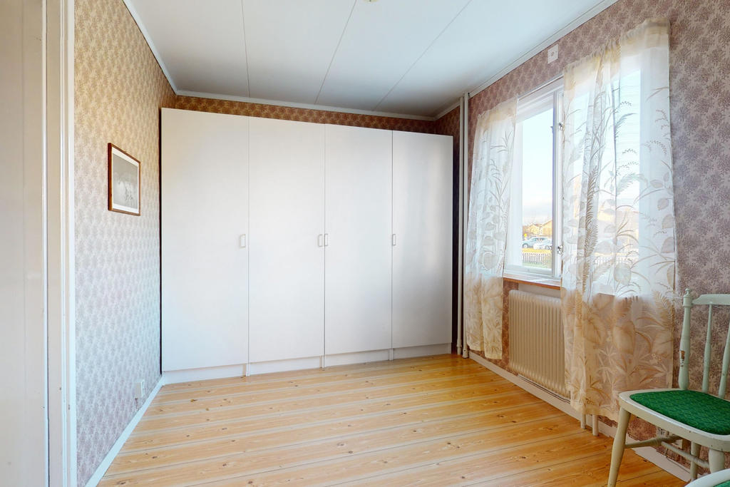 Sovrum/matrum innanför köket