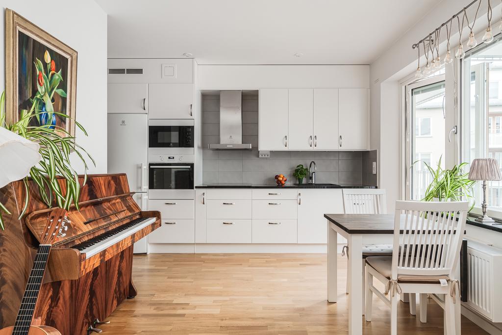 Kök och allrum i öppen planlösning