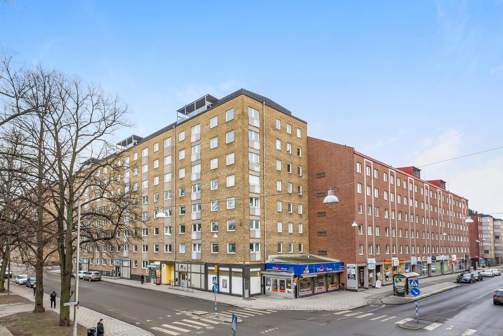 Centralt läge med närhet till skola, affärer och restauranger