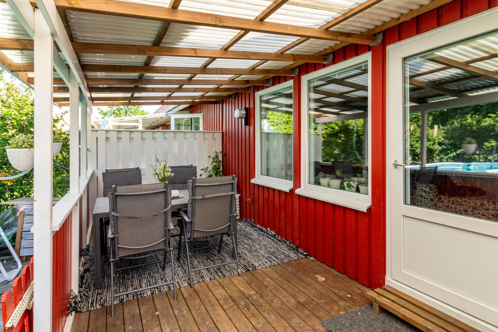 Takad altan på baksidan