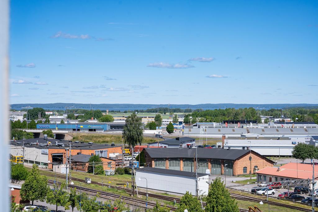 Vy bort mot Roxen från köksfönstret