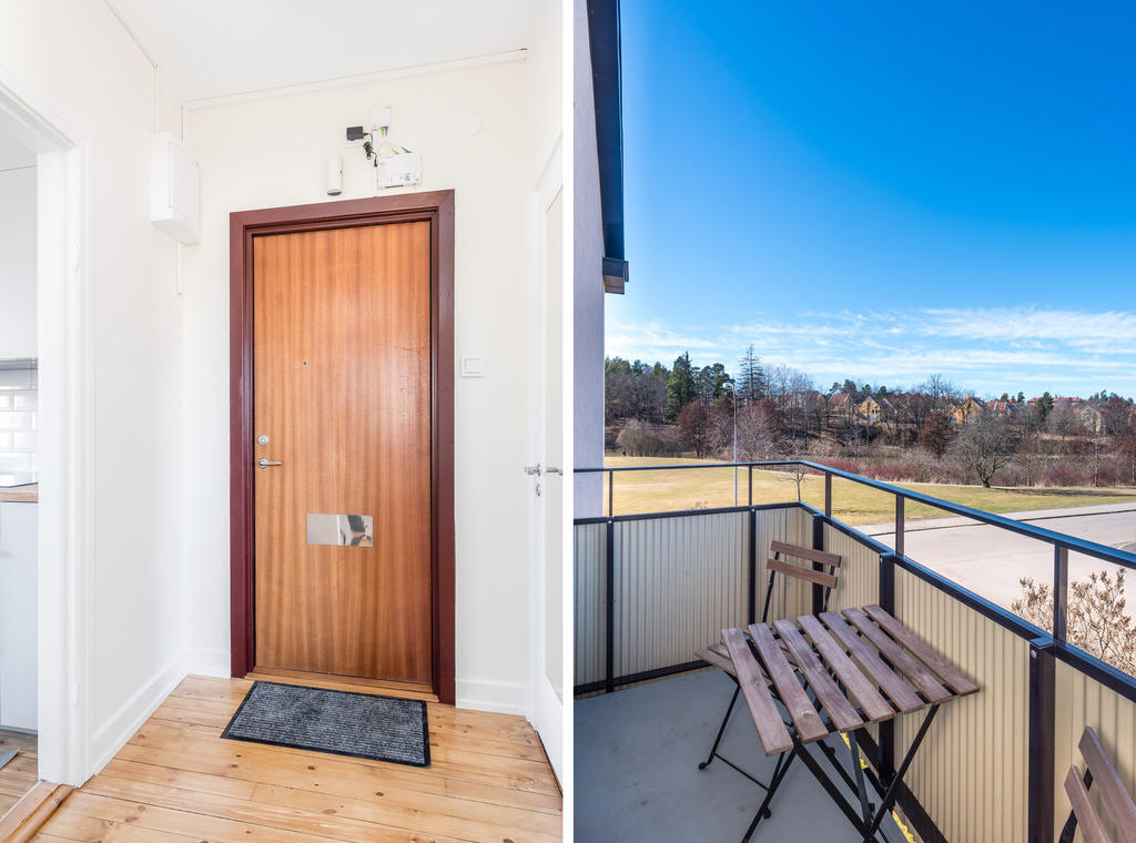 Välkomnande hall och balkong med vy ut mot grönområdet