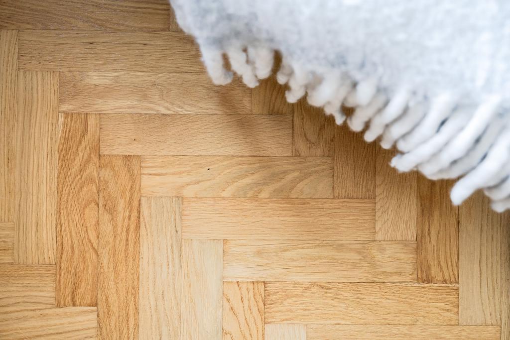 Stilfull fiskbensparkettgolv 