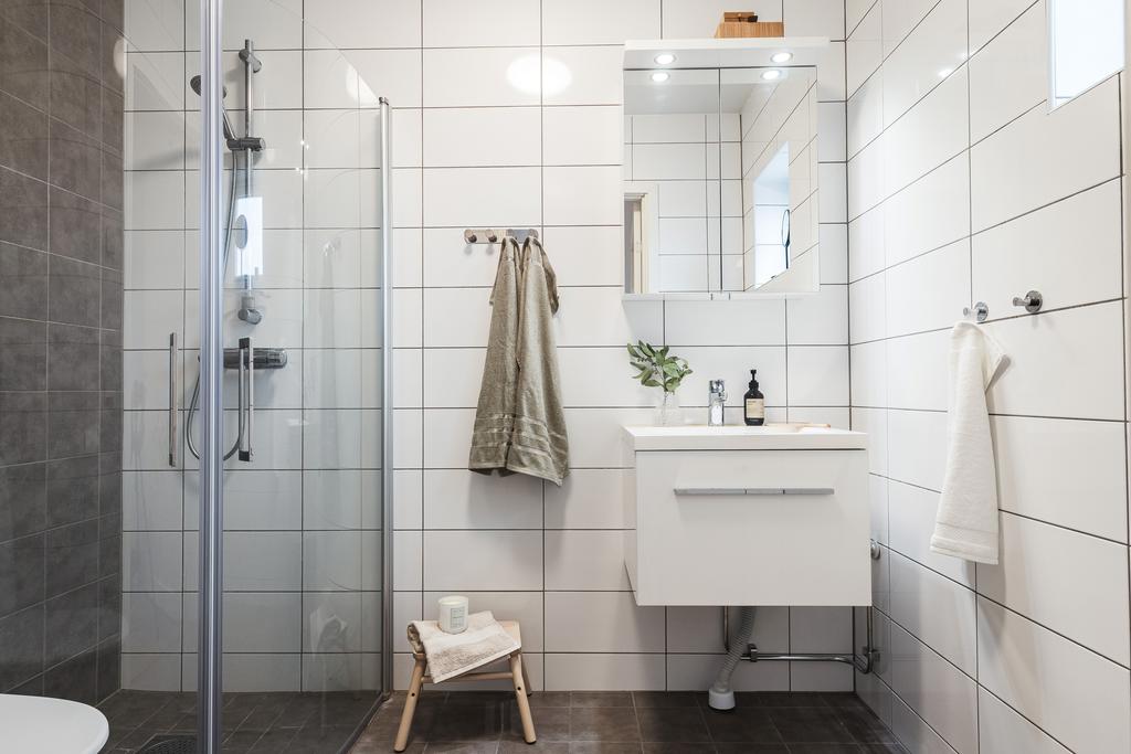 Duschrum med kakel och klinkers