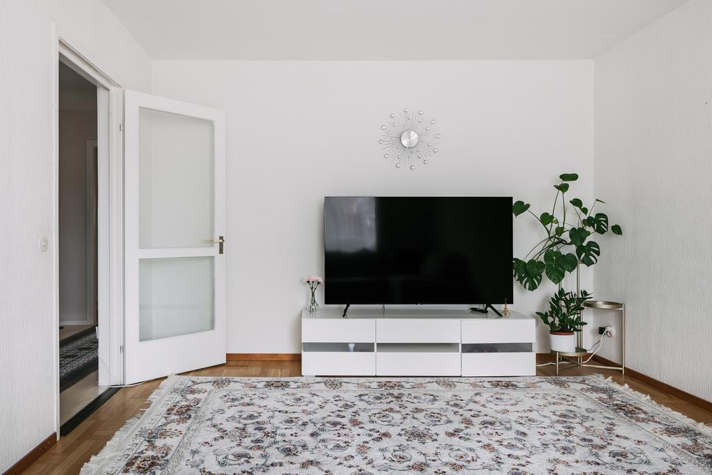 Ljust, inbjudande med vackra ytskikt! 