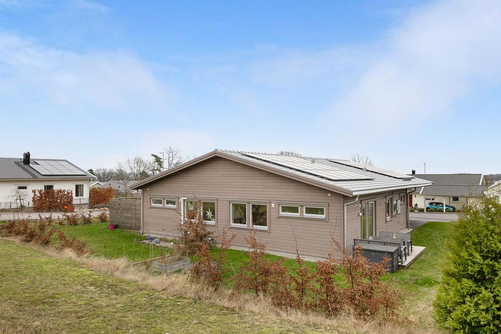 Solcellerna på huset införskaffades av föreningen 2023