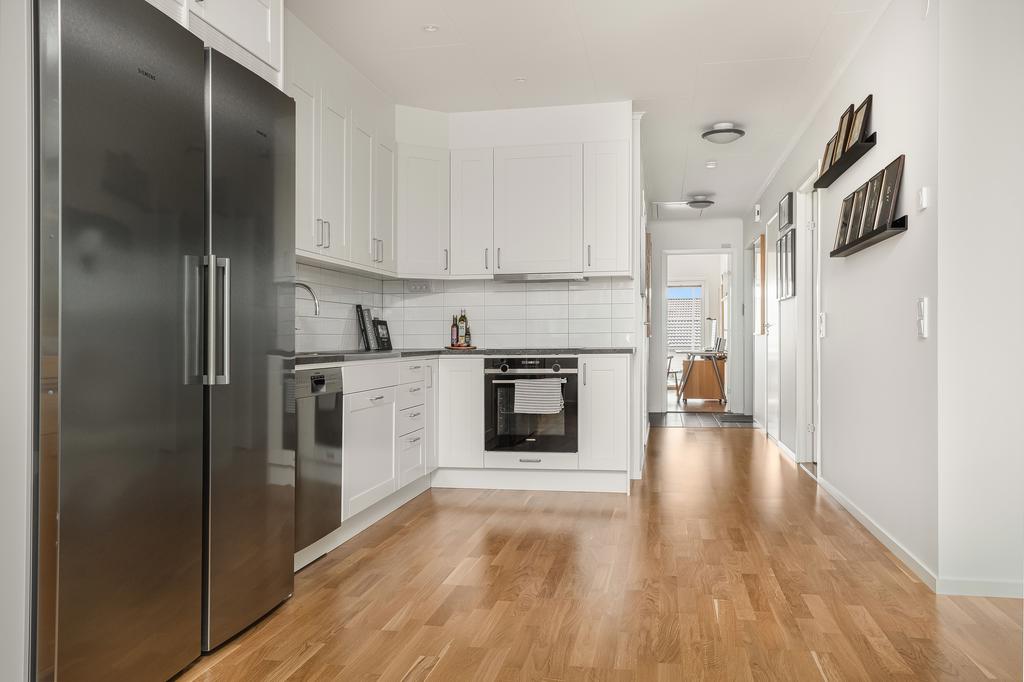 Rostfria vitvaror i köket