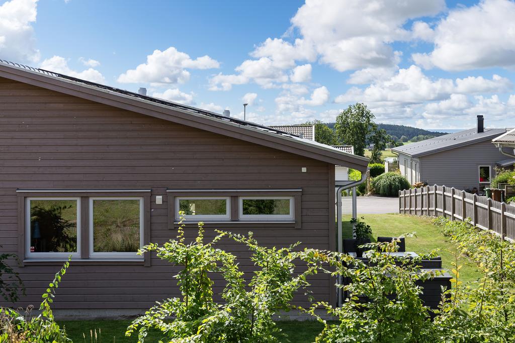 Här bor ni uppe på höjden med en härlig vy nedanför