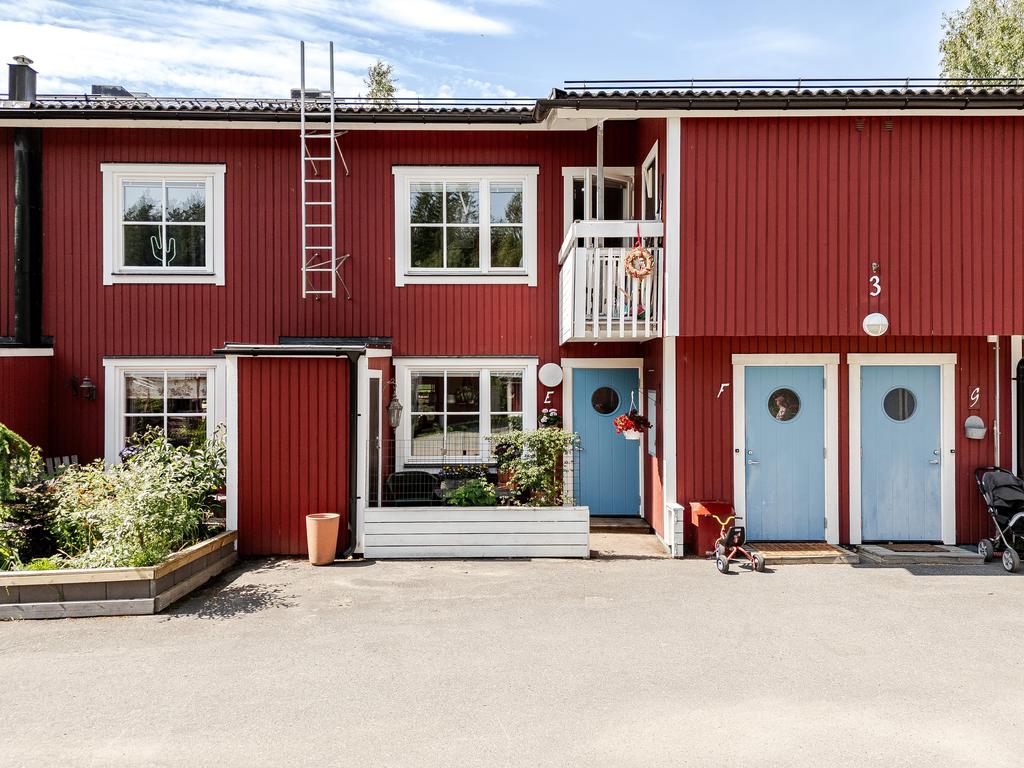 liten terrass på framsidan
