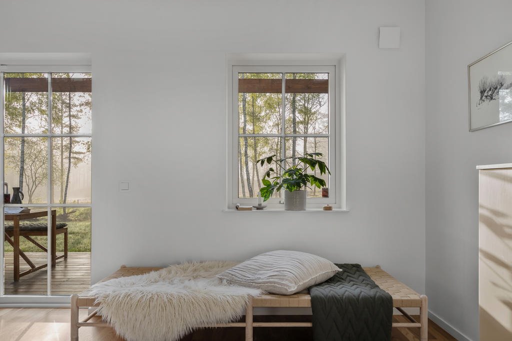 Ett hem att trivas i är viktigt för alla. Här ska du finna lugnet för återhämtning och samtidigt energin till umgänge. Inspirationsbild från visningshuset på Nässelvägen 6A (127 kvm).